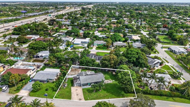 415 SW 7th Court, Boynton Beach, FL 33435