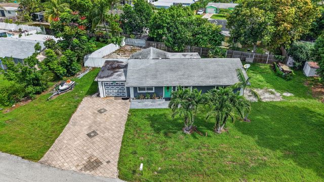 415 SW 7th Court, Boynton Beach, FL 33435