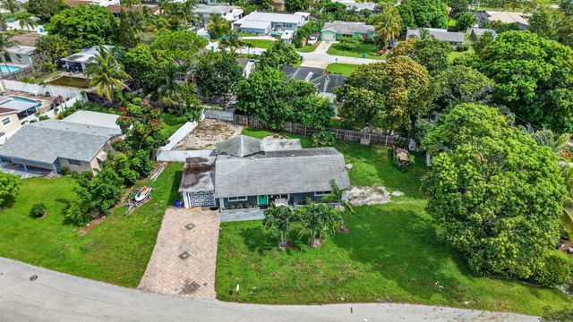415 SW 7th Court, Boynton Beach, FL 33435