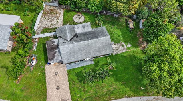 415 SW 7th Court, Boynton Beach, FL 33435