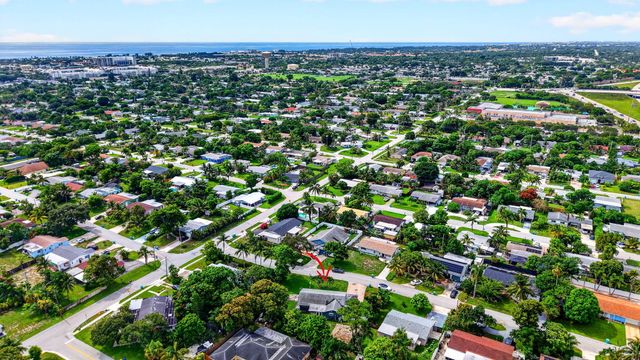 415 SW 7th Court, Boynton Beach, FL 33435
