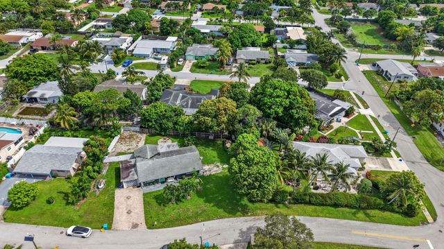 415 SW 7th Court, Boynton Beach, FL 33435