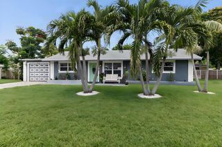 415 SW 7th Court, Boynton Beach, FL 33435