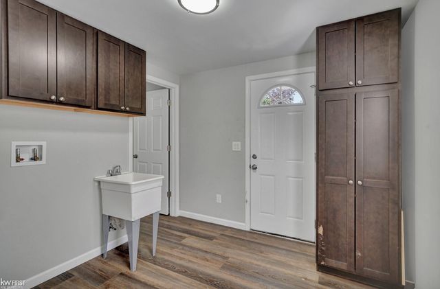 1399 Wells Street, Burton, MI 48529