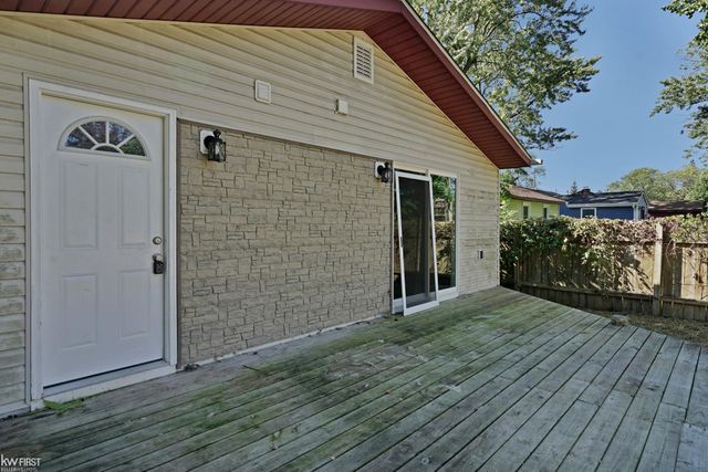 1399 Wells Street, Burton, MI 48529
