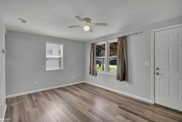 1399 Wells Street, Burton, MI 48529