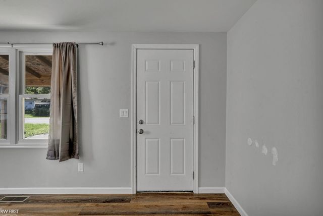1399 Wells Street, Burton, MI 48529