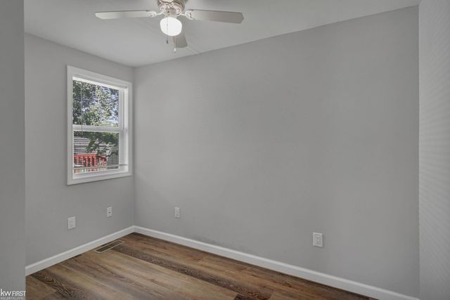 1399 Wells Street, Burton, MI 48529
