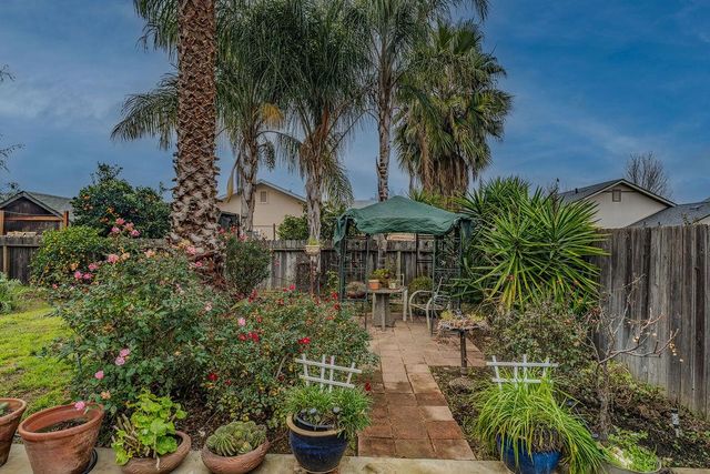 954 Port Ashton Ct, Galt, CA 95632