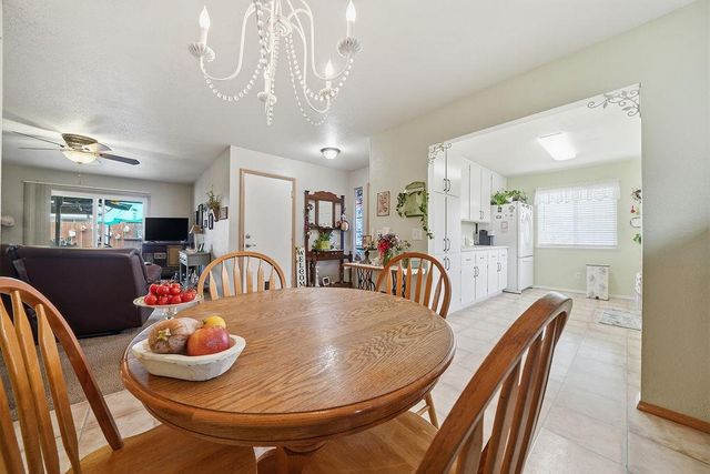 954 Port Ashton Ct, Galt, CA 95632