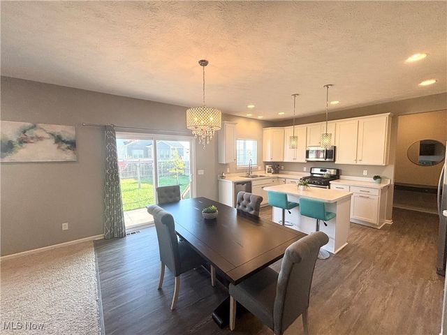 37272 Sandy Ridge Drive, North Ridgeville, OH 44039