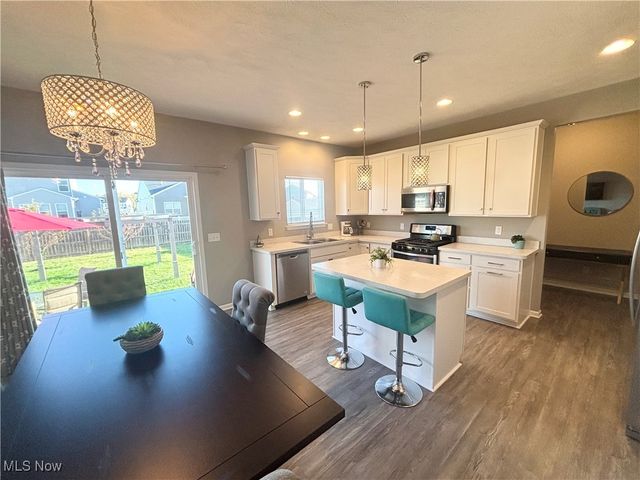 37272 Sandy Ridge Drive, North Ridgeville, OH 44039