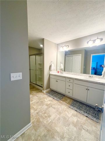 37272 Sandy Ridge Drive, North Ridgeville, OH 44039