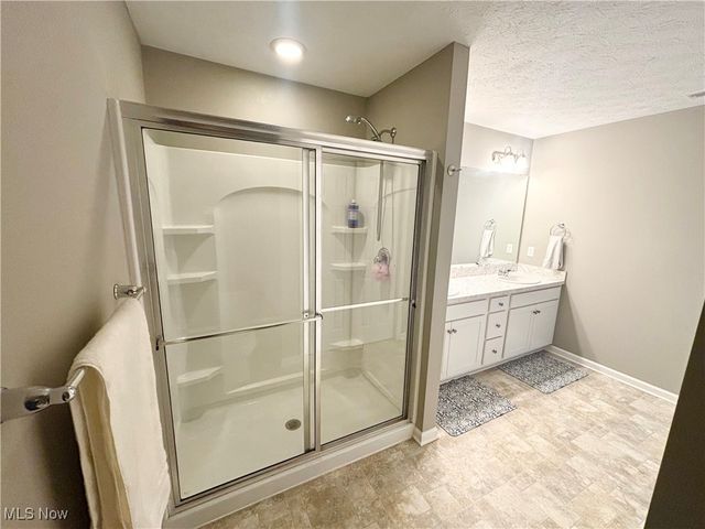 37272 Sandy Ridge Drive, North Ridgeville, OH 44039