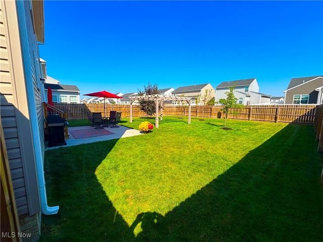 37272 Sandy Ridge Drive, North Ridgeville, OH 44039