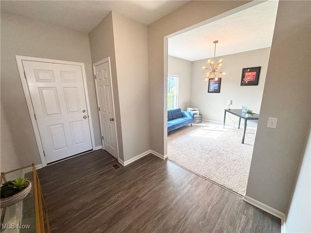 37272 Sandy Ridge Drive, North Ridgeville, OH 44039