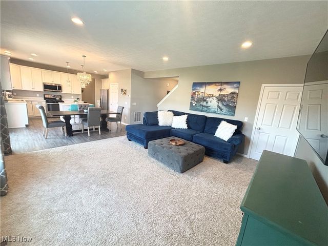 37272 Sandy Ridge Drive, North Ridgeville, OH 44039