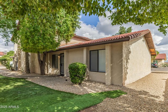 2437 E TRACY Lane 4, Phoenix, AZ 85032