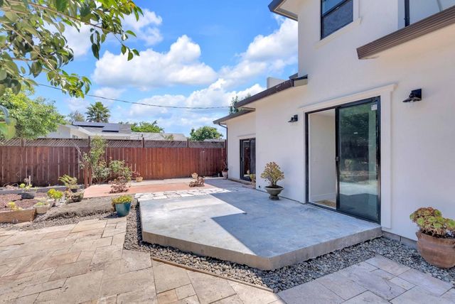 727 Lakehaven Drive, Sunnyvale, CA 94089