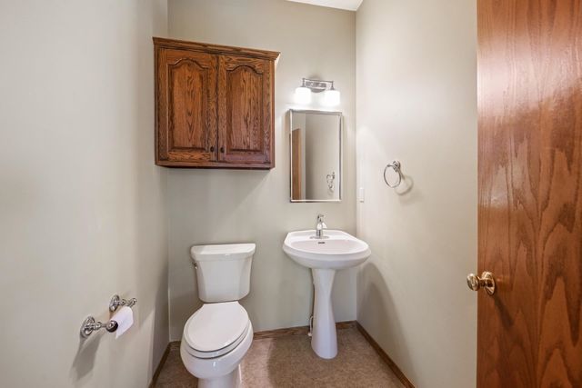 3131 N Forest Lakes Ct, Wichita, KS 67205