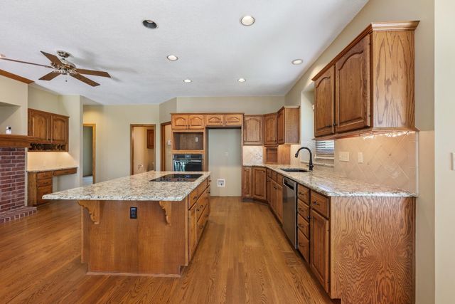 3131 N Forest Lakes Ct, Wichita, KS 67205