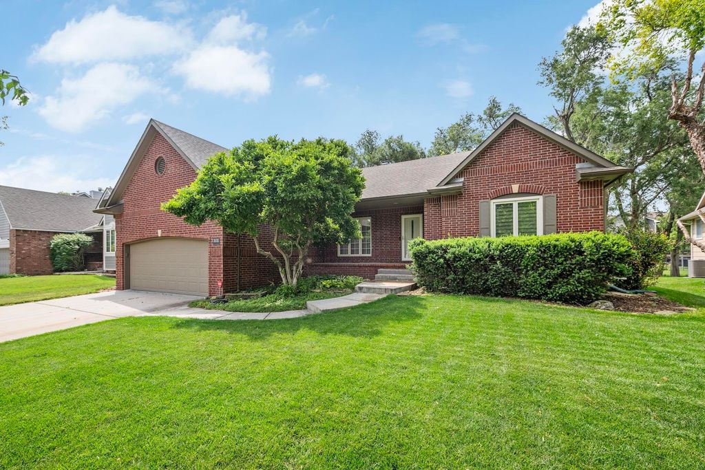 3131 N Forest Lakes Ct, Wichita, KS 67205