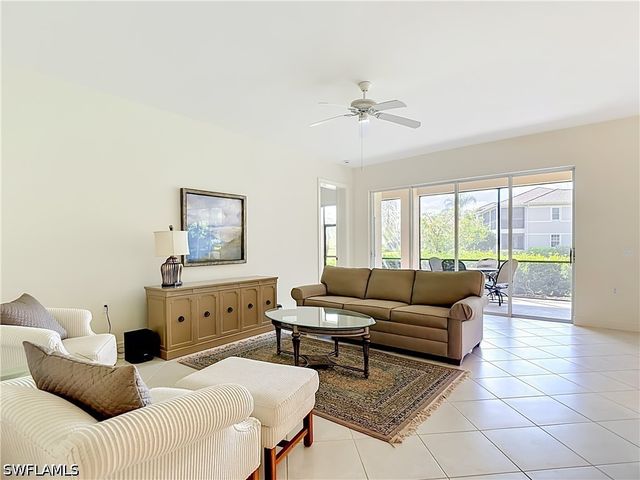 777 Regency Reserve CIR 4902, Naples, FL 34119