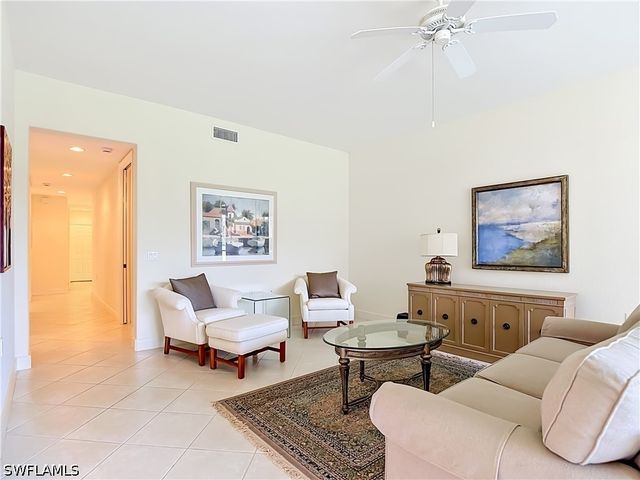 777 Regency Reserve CIR 4902, Naples, FL 34119