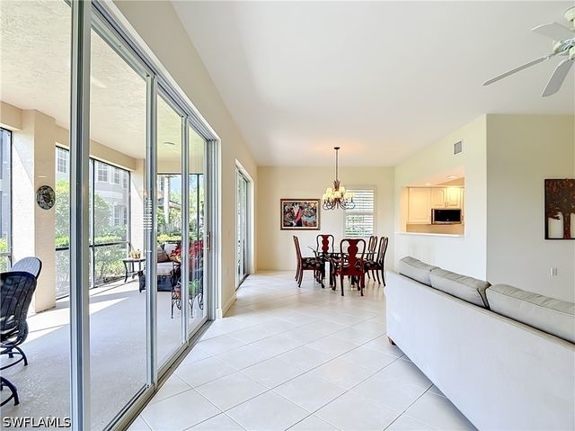 777 Regency Reserve CIR 4902, Naples, FL 34119