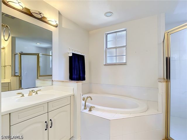 777 Regency Reserve CIR 4902, Naples, FL 34119