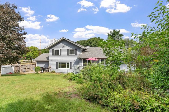 17161 S Shore Lane, Eden Prairie, MN 55346