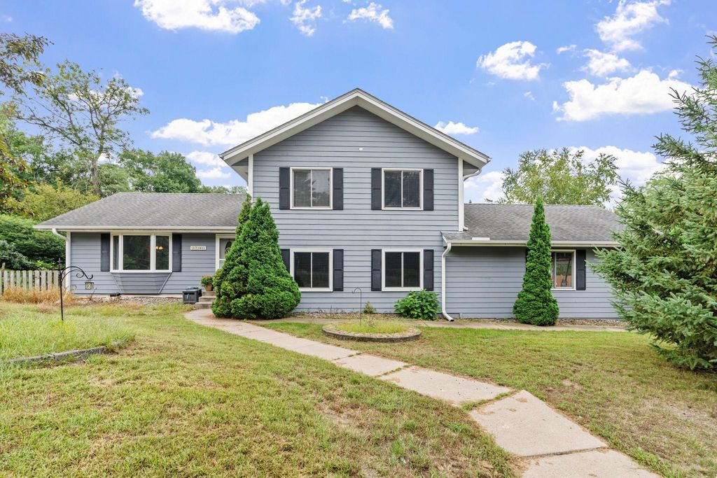 17161 S Shore Lane, Eden Prairie, MN 55346 — photo 2