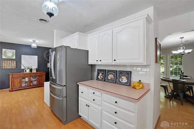 100 E Thruston Boulevard, Oakwood, OH 45409