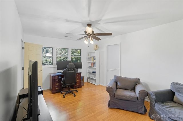 100 E Thruston Boulevard, Oakwood, OH 45409