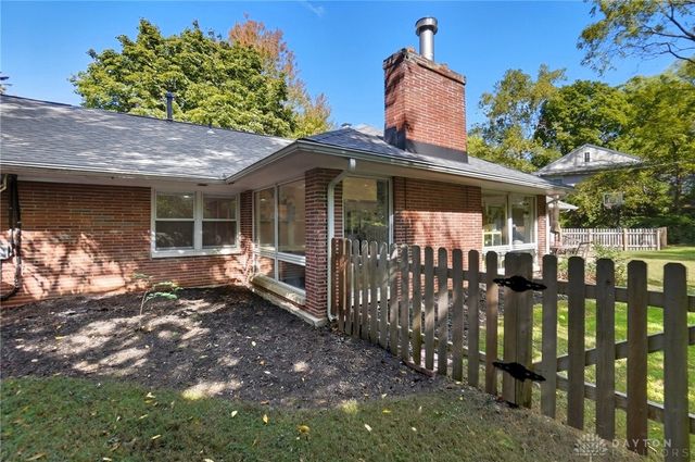 100 E Thruston Boulevard, Oakwood, OH 45409