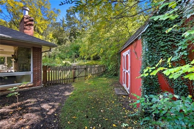 100 E Thruston Boulevard, Oakwood, OH 45409