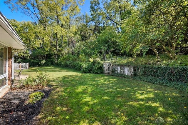 100 E Thruston Boulevard, Oakwood, OH 45409