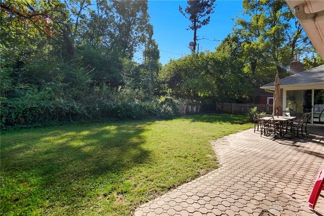 100 E Thruston Boulevard, Oakwood, OH 45409