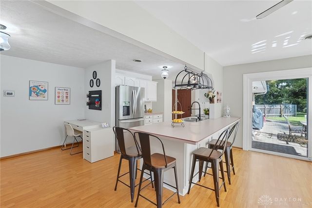 100 E Thruston Boulevard, Oakwood, OH 45409