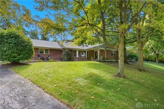100 E Thruston Boulevard, Oakwood, OH 45409