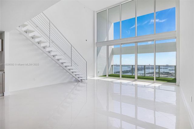 1040 Biscayne Blvd 4003, Miami, FL 33132