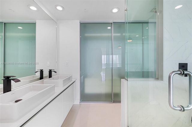1040 Biscayne Blvd 4003, Miami, FL 33132