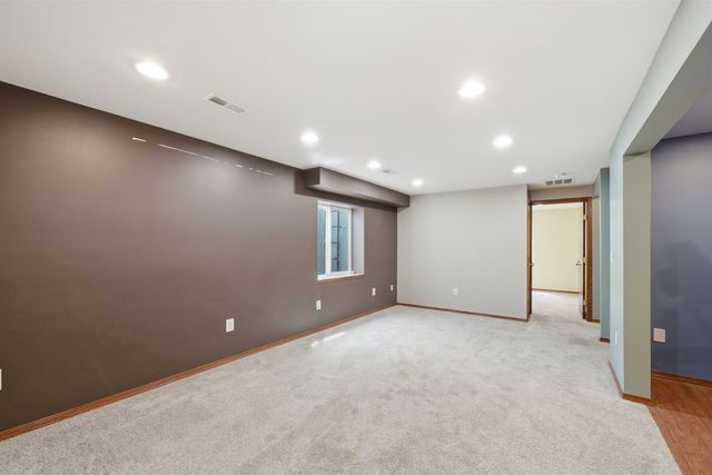 2302 S Rogers Ln, Wichita, KS 67235