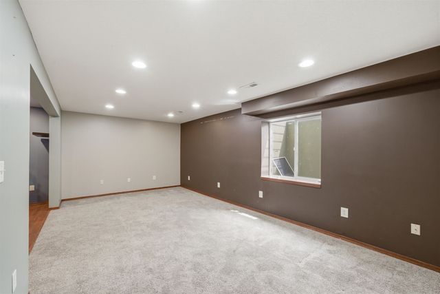 2302 S Rogers Ln, Wichita, KS 67235