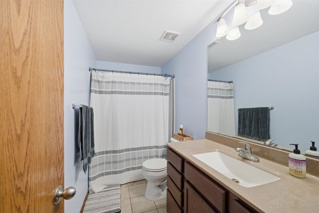 2302 S Rogers Ln, Wichita, KS 67235