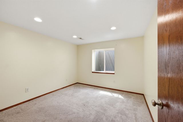 2302 S Rogers Ln, Wichita, KS 67235