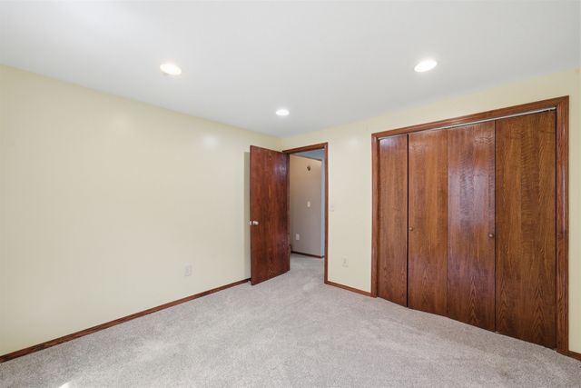 2302 S Rogers Ln, Wichita, KS 67235