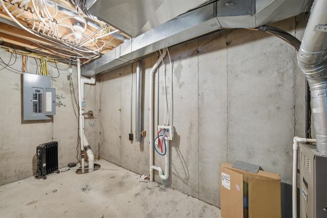 2302 S Rogers Ln, Wichita, KS 67235