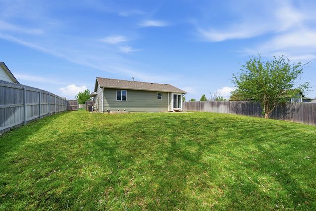 2302 S Rogers Ln, Wichita, KS 67235