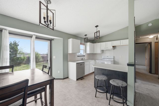 2302 S Rogers Ln, Wichita, KS 67235